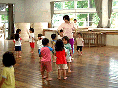 集団遊びを